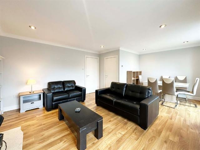 Apartment to rent in Bluebell, North Tipperary