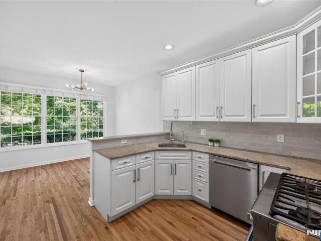 Townhouse for sale in Roseland, New Jersey