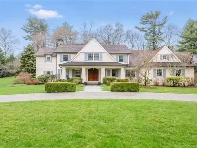 House for rent in Darien