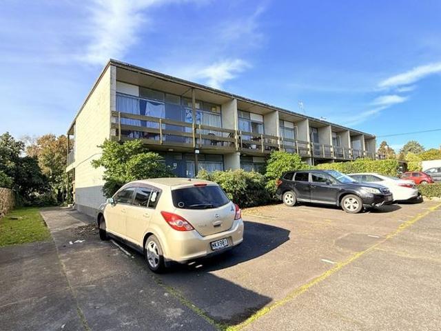 Apartment for rent in Mount Albert, Albert-Eden
