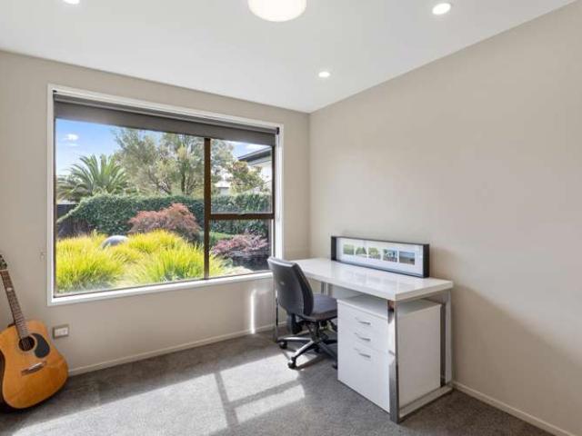 House for sale in Chaslands, Canterbury