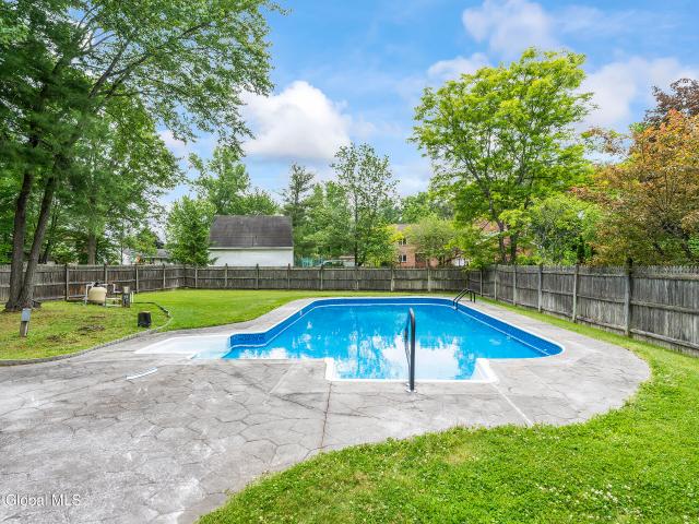 House for sale in Latham