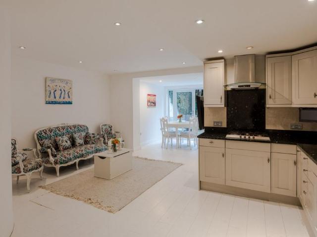 House for rent in Kensal Town, Greater London