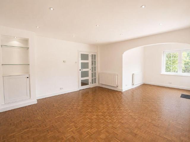 House for rent in Harbourland, Midway