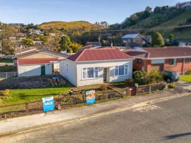 House for sale in Otakou