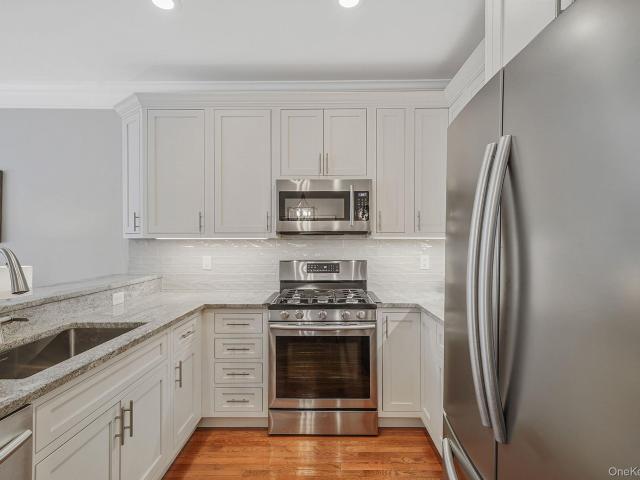 Condo for sale in Bohemia, New York