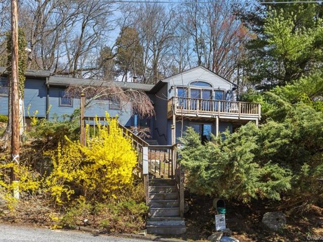 House for sale in Baldwin Place, New York