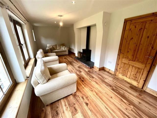 House to rent in Moneygold, Connacht