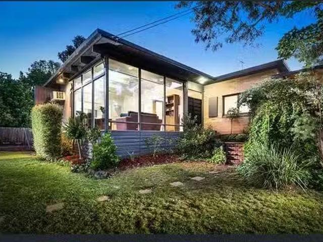 House for rent in Mont Albert North