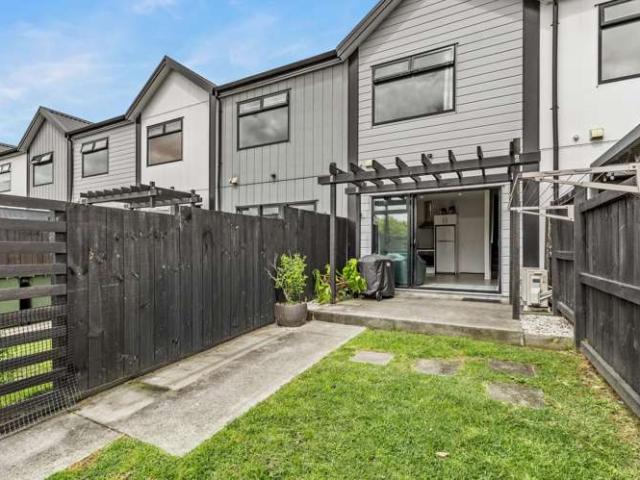 Townhouse for sale in Whenuapai, Upper Harbour