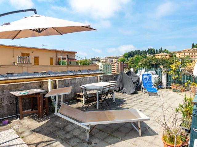 Appartamento in affitto a Centro Est, Serra Riccò