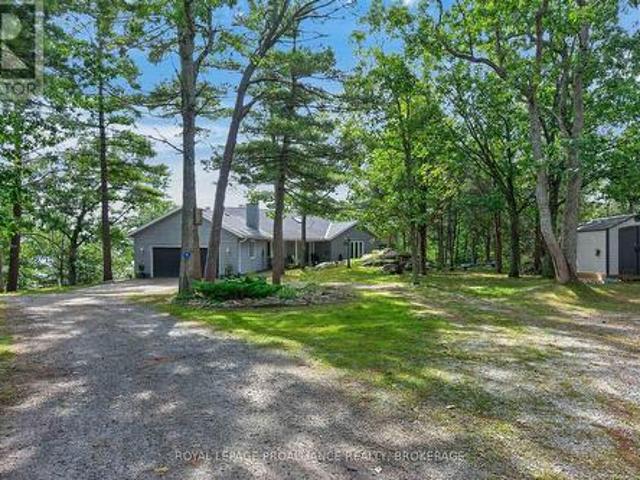 House for sale in LaRue Mills, Leeds and the Thousand Islands