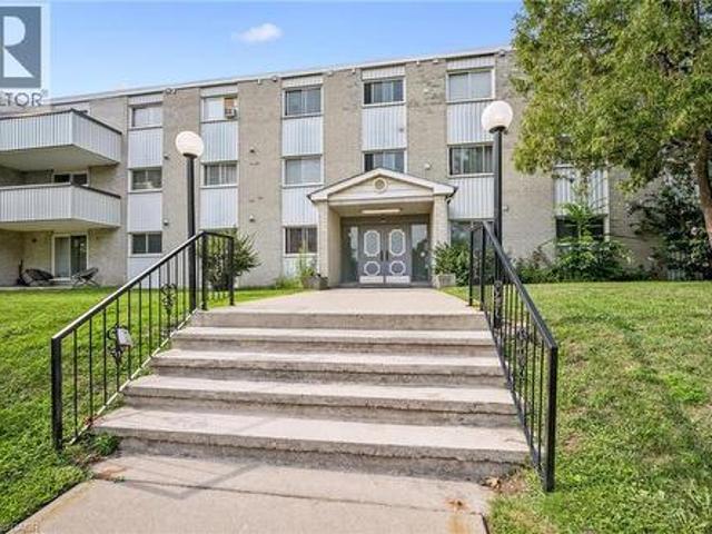 Condo for sale in Kitchener, Ontario