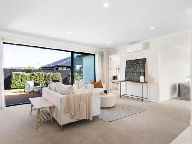 House for sale in Chaslands, Canterbury