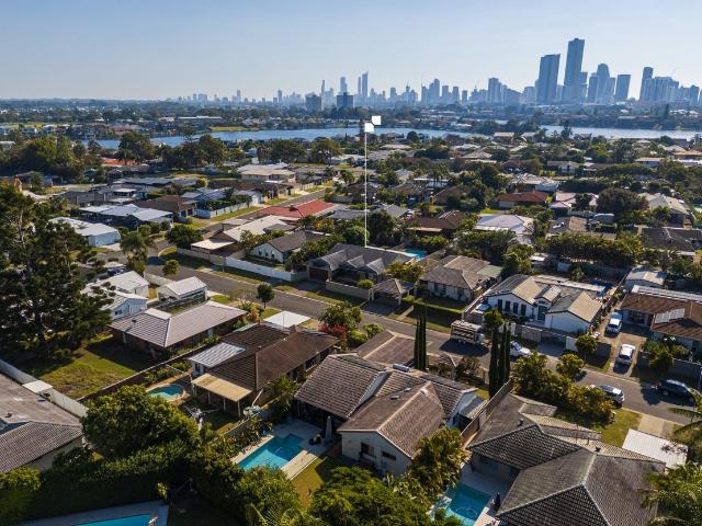 House for rent in Mermaid Waters, Gold Coast City