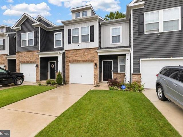 Townhouse for sale in Runnemede, Camden County