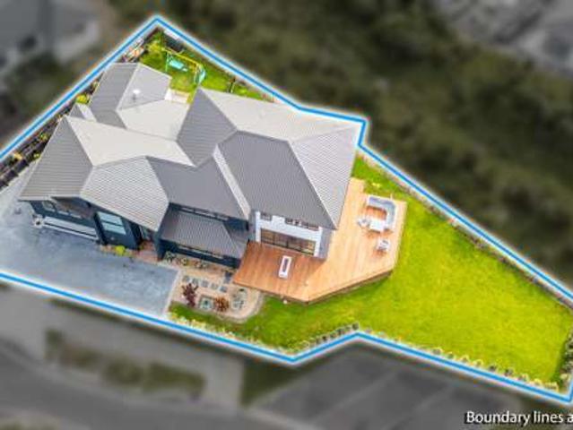 House for sale in Oratia