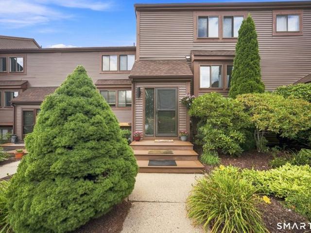 Townhouse for sale in Canton, Connecticut