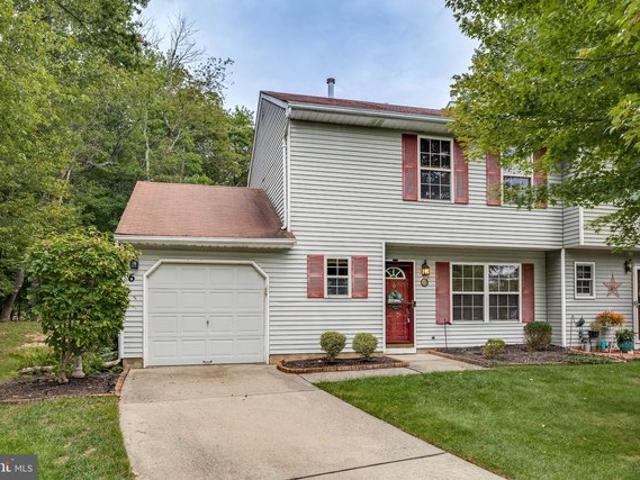 Townhouse for sale in Bordentown, New Jersey
