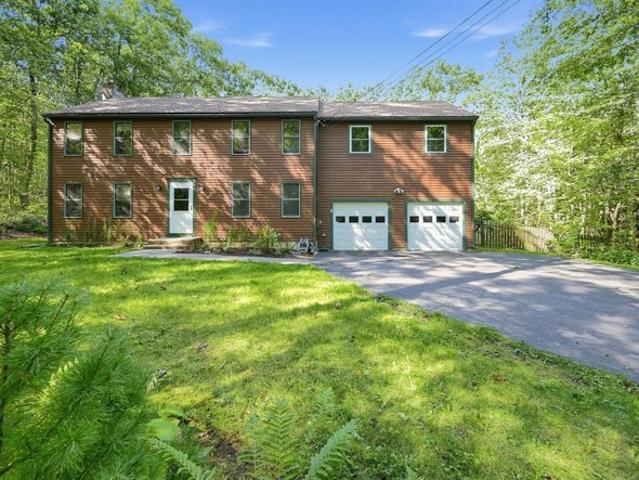 House for sale in Hubbardston, Massachusetts