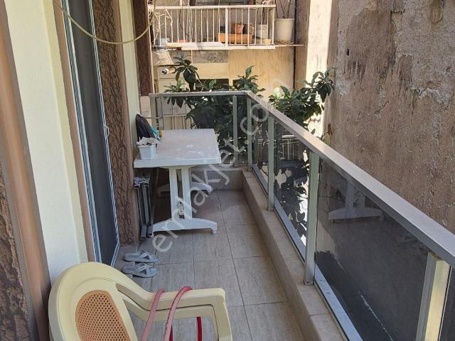 Karşiyaka, İzmir içerisinde satılık mülk