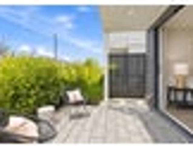Townhouse for sale in Paremoremo, Oroua County
