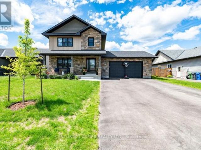 House for sale in Renfrew, Ontario