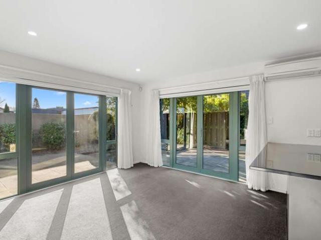 House for sale in Chaslands, Canterbury