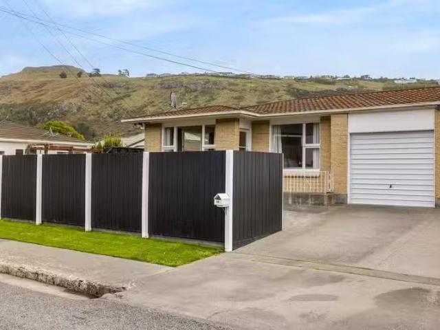 House for sale in Chaslands, Canterbury