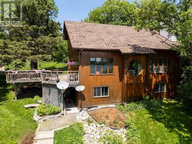 House for sale in Mcintosh, Ontario
