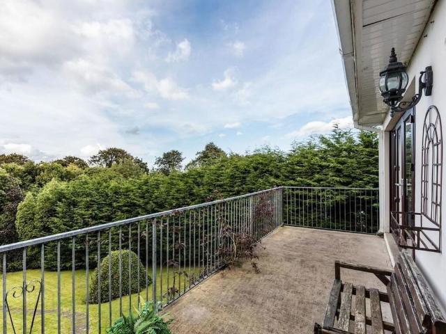 Apartment for rent in Holywood