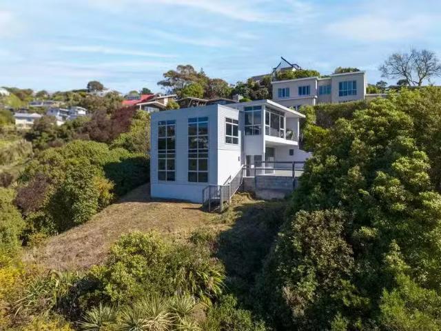 House for sale in Chaslands, Canterbury
