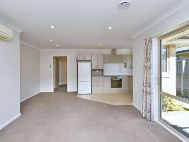 Property for sale in Chaslands, Canterbury