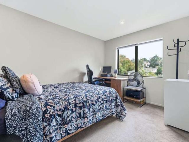 House for sale in Glenfield, Kaipātiki