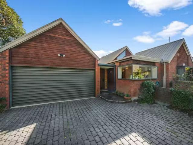 House for sale in Chaslands, Canterbury