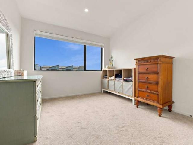 Townhouse for sale in Henderson, Henderson-Massey