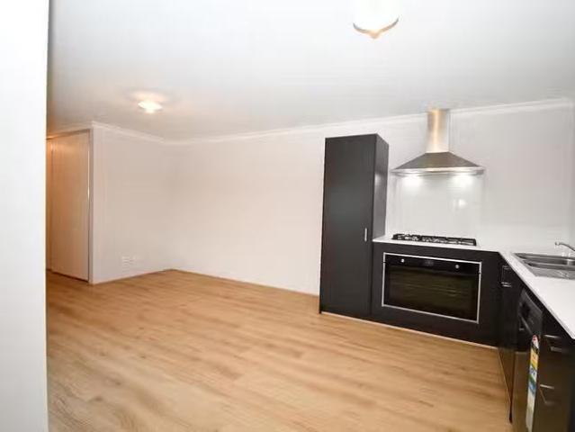 House for rent in Madora Bay