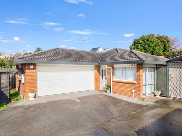 House for sale in Clarks