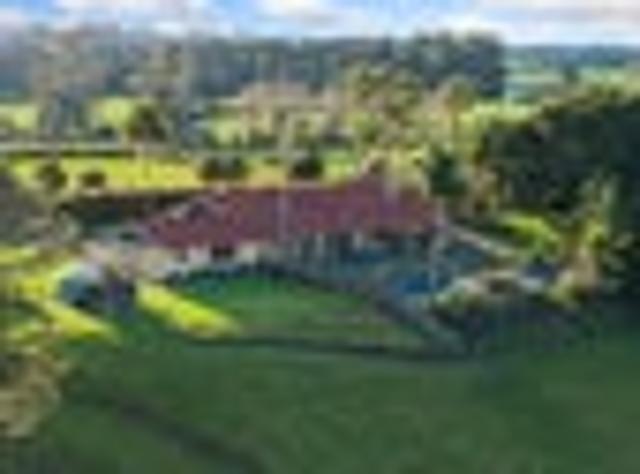 House for sale in Awhitu