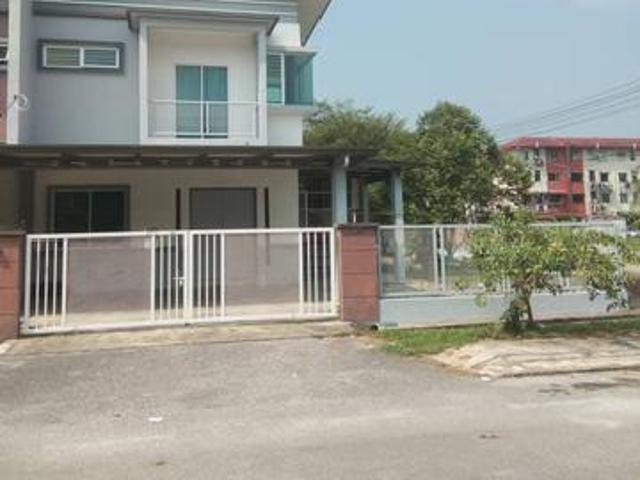 Terraced House for sale in Kuching, Bahagian Kuching
