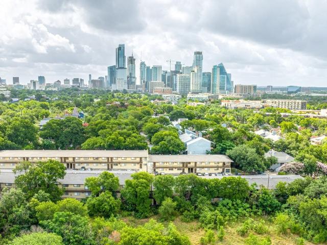 Apartment for rent in Clarksville, Austin