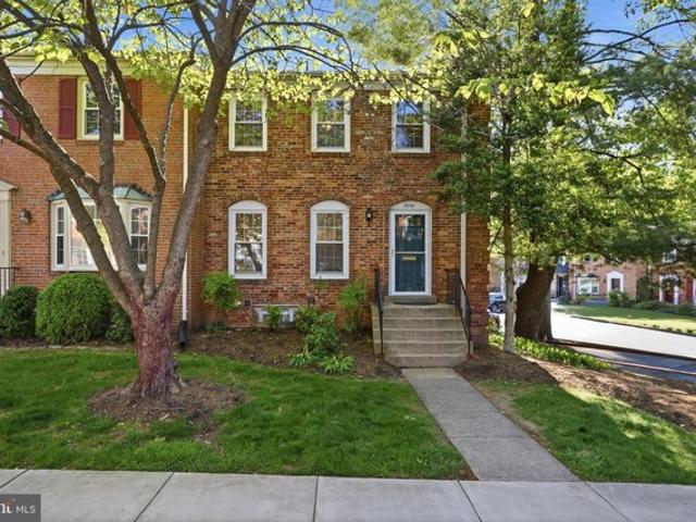 Townhouse for sale in Virginia