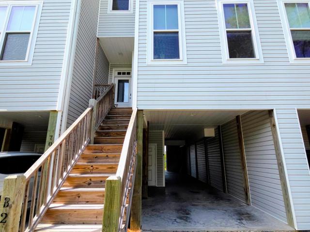 Townhouse for sale in Oak Island, North Carolina