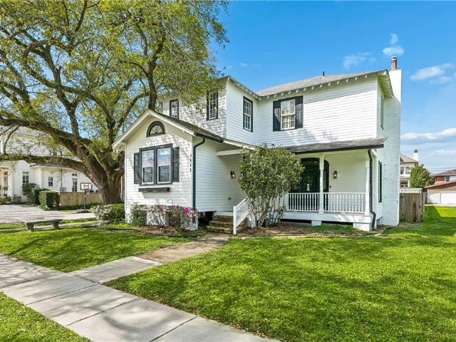 House for sale in Lakeshore East, New Orleans