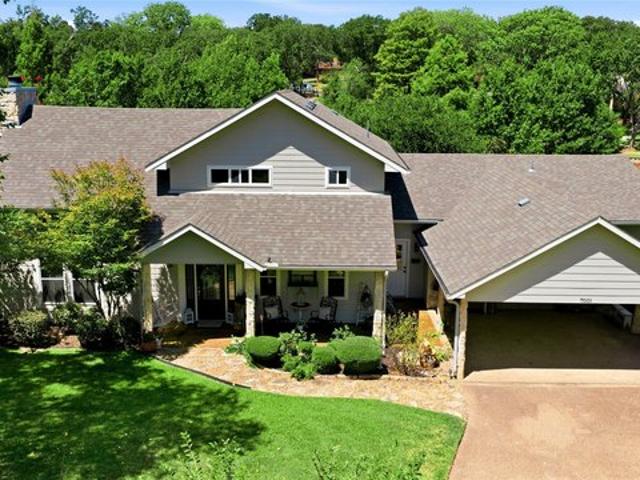 House for sale in Henderson, Texas