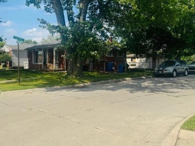 House for sale in Dearborn Heights