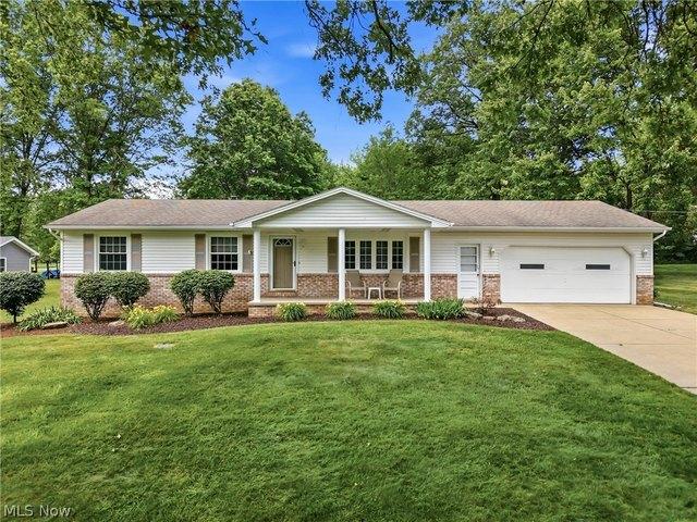 House for sale in Hubbard, Ohio