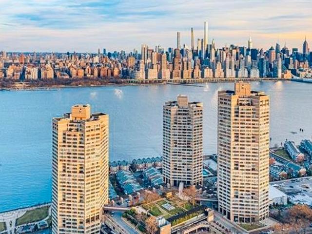 Condo for sale in Hudson, New Jersey