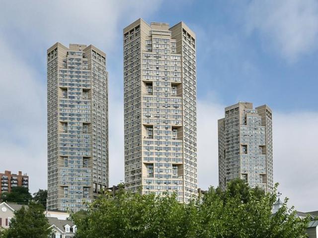 Condo for sale in Guttenberg, Hudson County