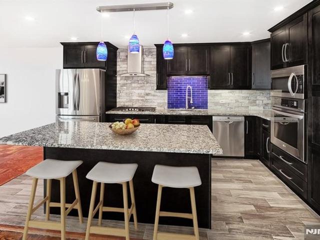 Condo for sale in Hudson, New Jersey